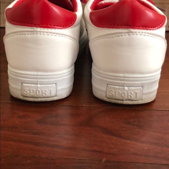 White and red heartbeat print sneakers size 8 - Picture 2 of 6